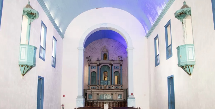 Corpo encontrado em parede de igreja intriga moradores; veja detalhes