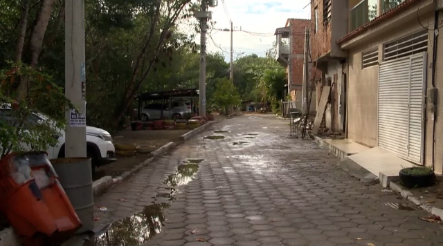 Sozinha, bebê é encontrada 'vagando' em rua de madrugada