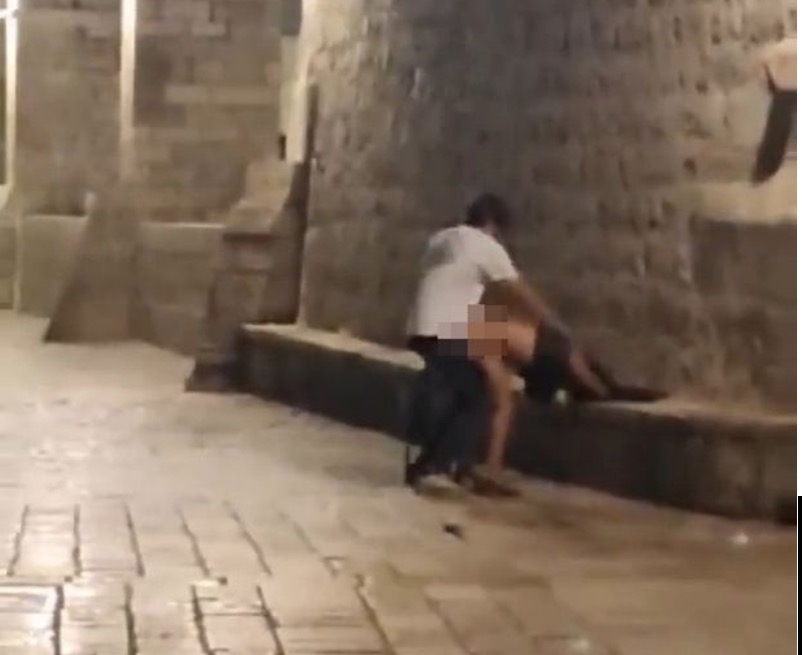 Casal é flagrado fazendo sexo em local famoso de Game of Thrones; vídeo