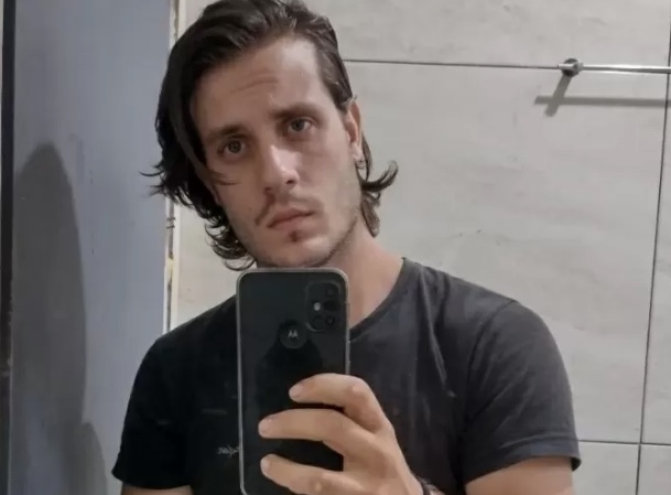 Jovem pula na água para salvar criança e morre afogado em lago