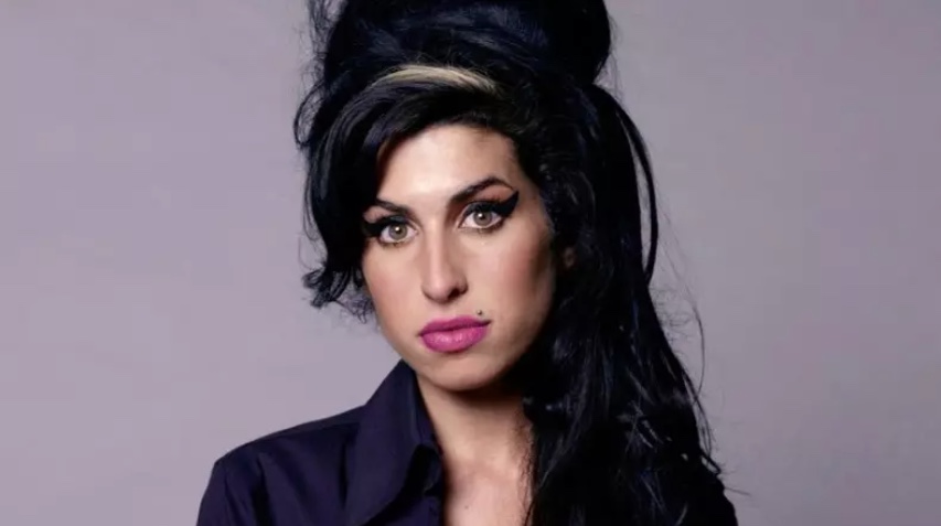 Saiba quem é a atriz cogitada para ser Amy Winehouse nos cinemas
