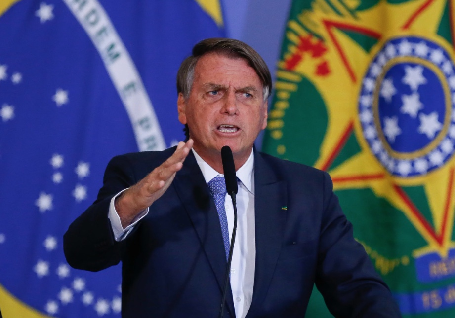 Bolsonaro diz que abandono da BR-319 interessa crime organizado