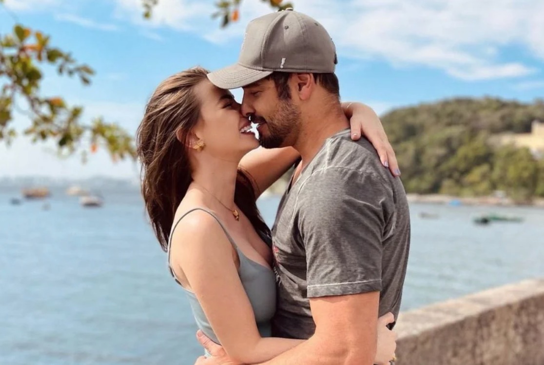 Victor Pecoraro assume namoro com Rayanne Morais após traição