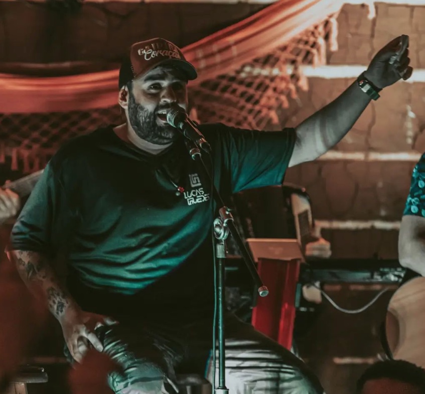 Cantor sertanejo Lucas Guedes morre aos 32 anos 
