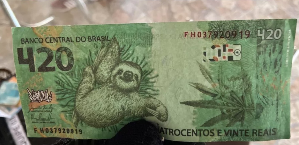 PF apreende nota de R$ 420 estampada com bicho-preguiça e maconha