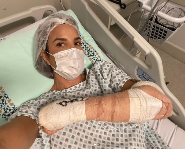 Ivete Sangalo passa por cirurgia após acidente 
