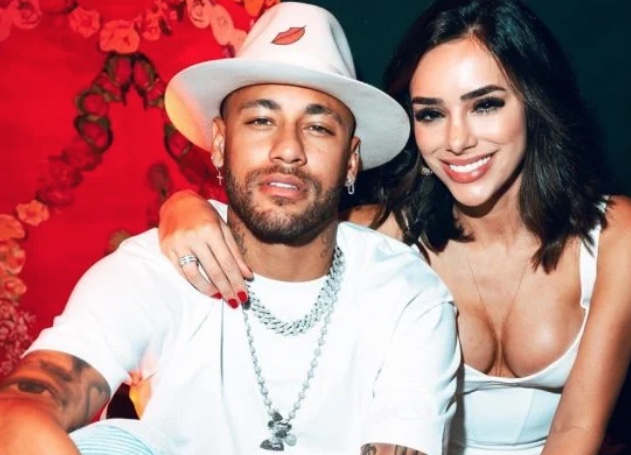 Bruna Biancardi confirma término com Neymar