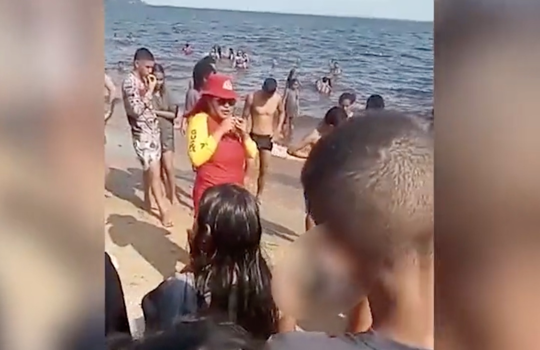 Vídeo mostra homem afogado na Praia da Ponta Negra, em Manaus