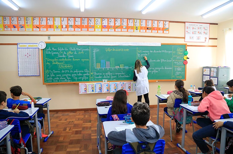MP dá 20 dias para prefeitura organizar concurso público para professores