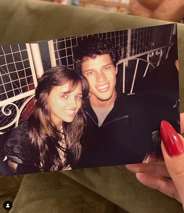 Rafa Kalimann posta foto de 16 anos atrás com José Loreto e surpreende fãs