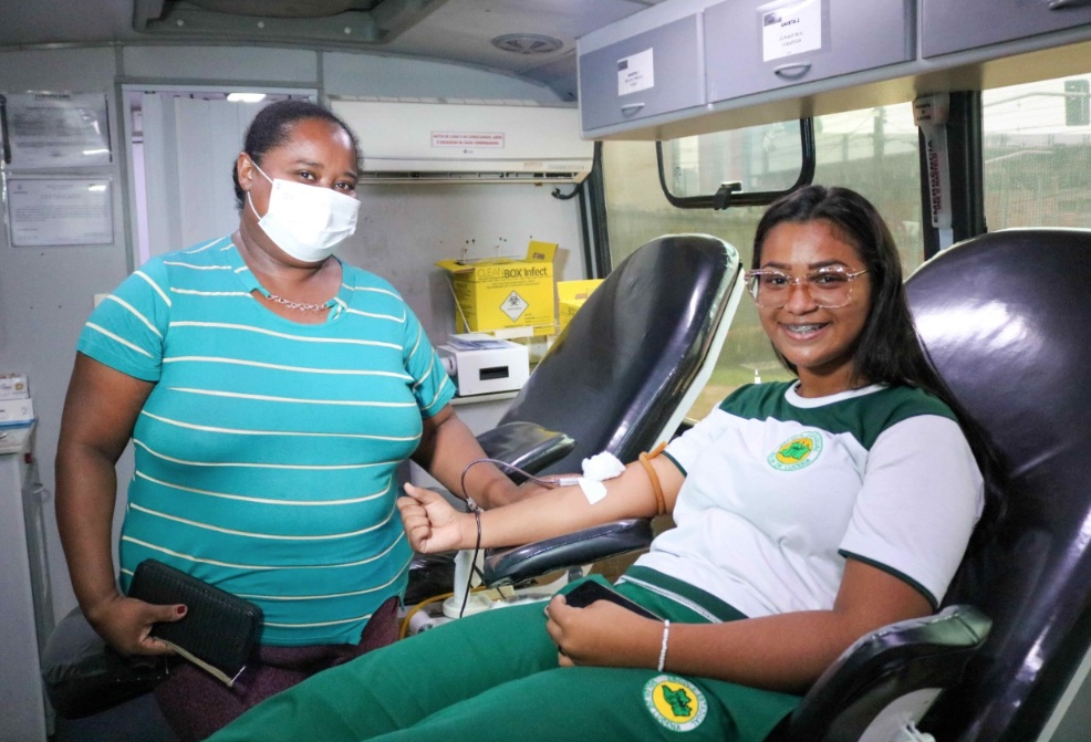 Hemoam lança projeto para incentivar doação de sangue por adolescentes