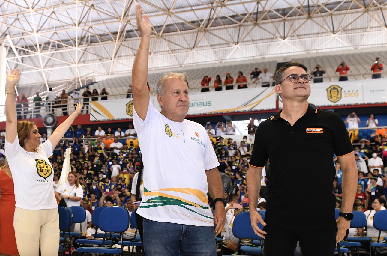 Zico participa de abertura de competição para encontrar novos talentos do futebol em Manaus