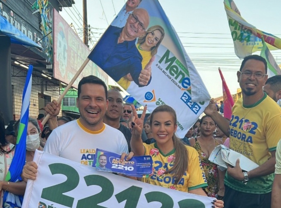 Candidatos bolsonaristas vão às ruas para fazer bandeiraço em Manaus