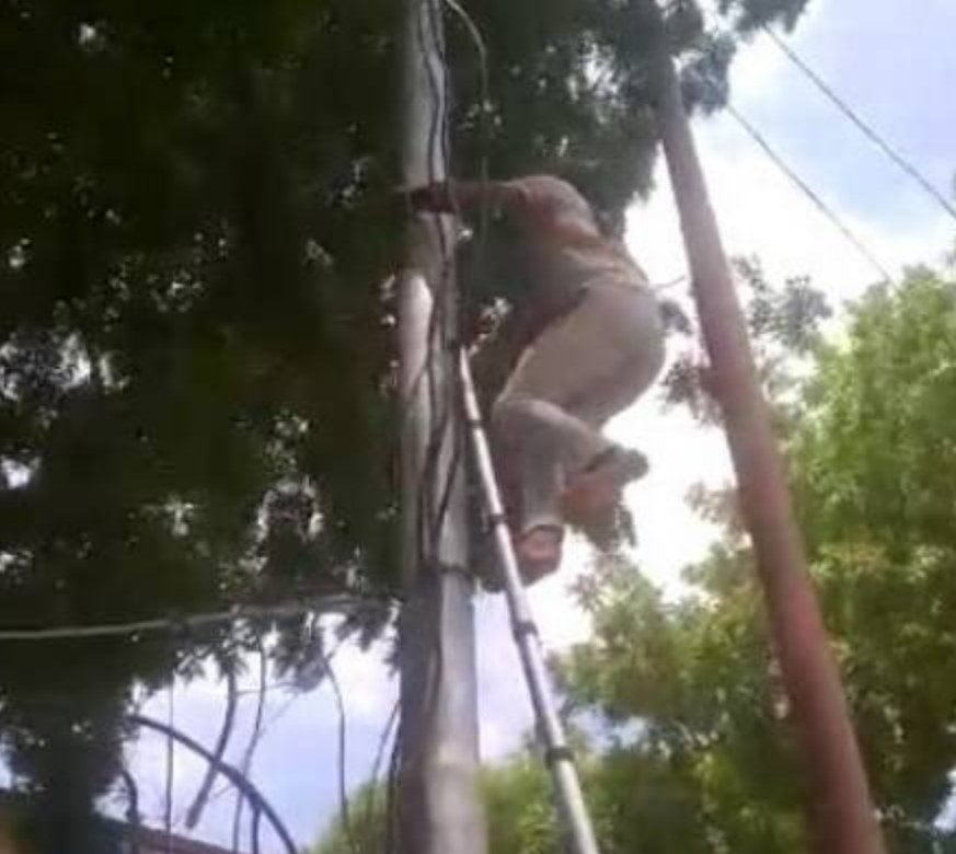 Homem corta luz de delegacia para se vingar de multa por pilotar moto sem capacete