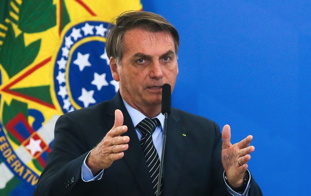 Bolsonaro diz que não fará novos concursos para proteger atuais servidores