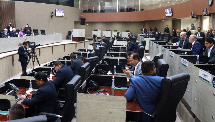 CMM aprova piso salarial de R$ 2,4 mil para agentes de saúde e de endemias 