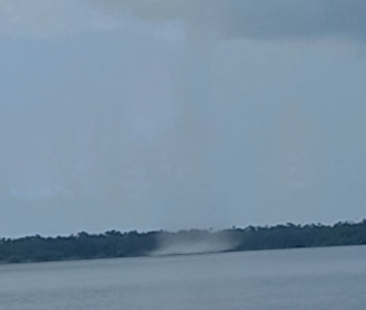 Vídeo impressionante mostra tromba d’água no Rio Negro, no Amazonas
