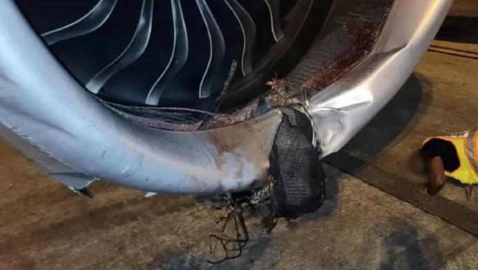 Motociclistas morrem após serem sugados por turbina de avião