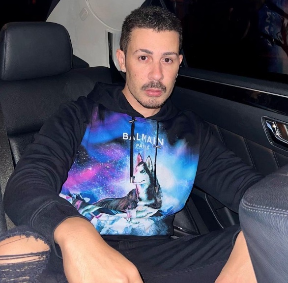 Após ser detonado, Carlinhos Maia revelará voto durante live