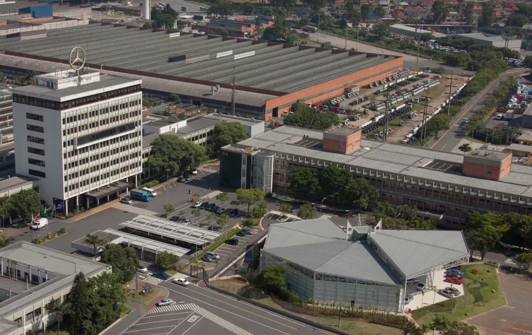 Mercedes inicia negociações para demitir 3.600 em São Bernardo
