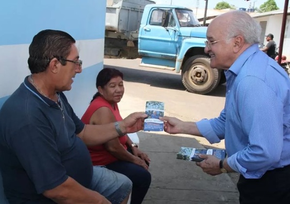 Melo visita Novo Airão e destaca potencial turístico do município