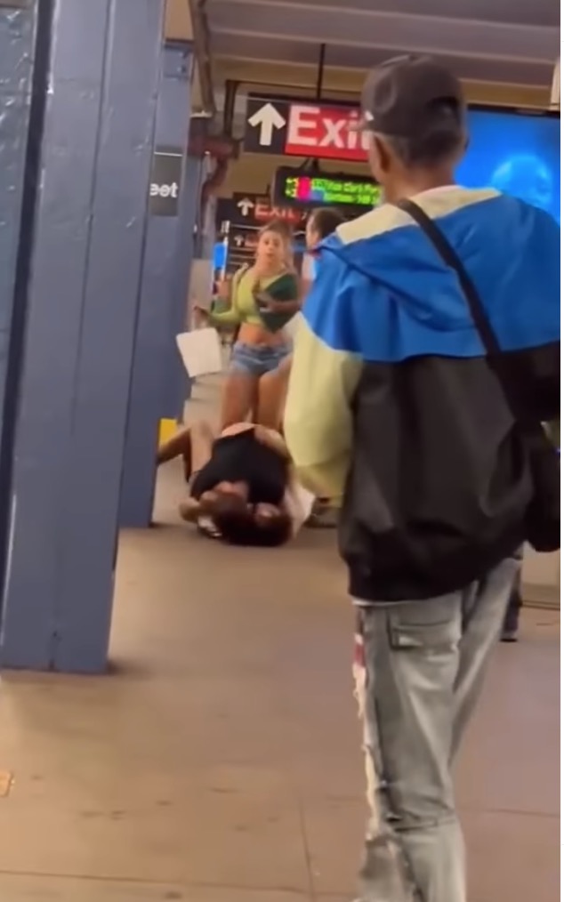 Lutador Renzo Gracie imobiliza homem que o ofendeu no metrô dos EUA; vídeo