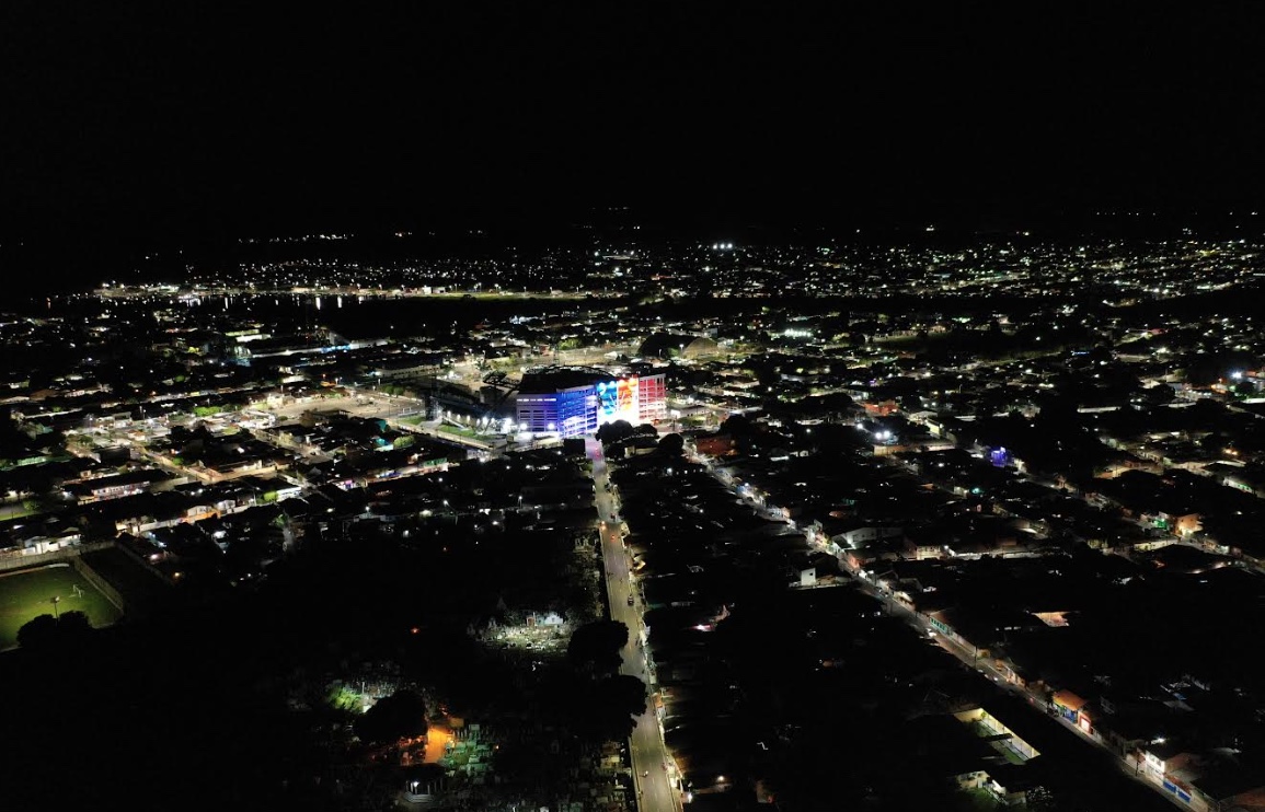 Cidades turísticas ganham novo visual com iluminação LED no Amazonas