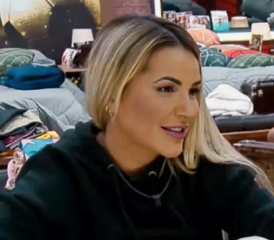 Deolane diz que ganha valor do prêmio de 'A Fazenda' em duas semanas