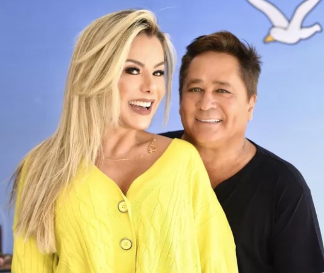 Poliana Rocha dá invertida em seguidora após ser chamada de chifruda 