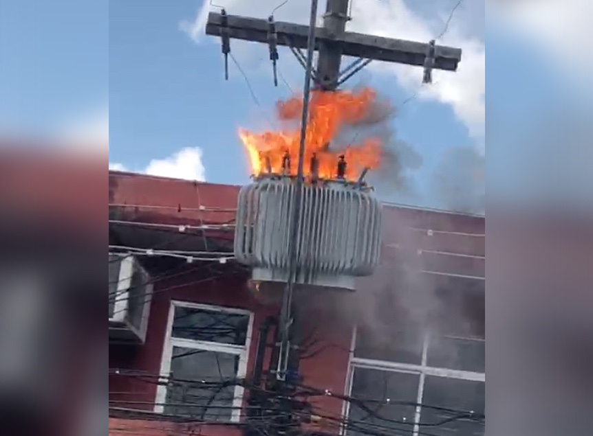 Transformador em chamas assusta moradores em Manaus; vídeo