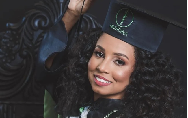 Agonizando, paciente chama de ‘preta nojenta’ médica que foi socorrê-lo