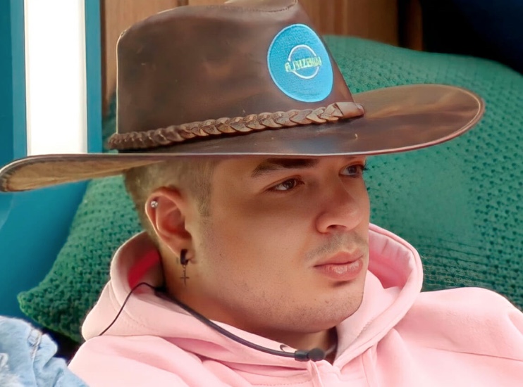 Lucas leva bronca da Record após maltratar animal em A Fazenda e se revolta