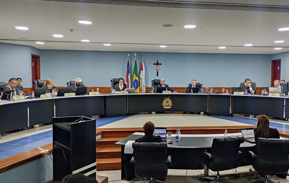 TCE multa ex-presidentes das Câmaras de Barreirinha e de Caapiranga