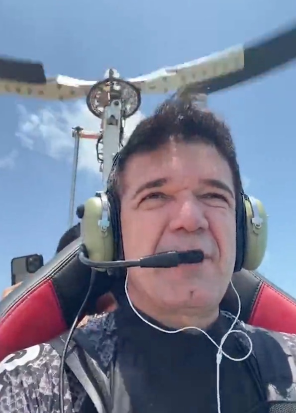 Cantor e sanfoneiro Waldonys sofre queda de paraquedas em Fortaleza