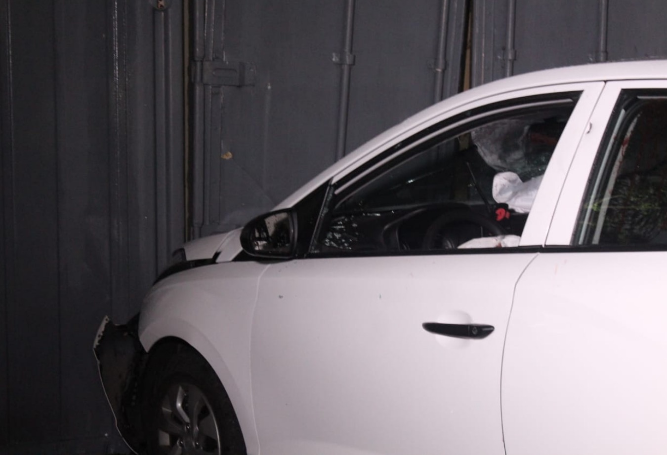 Motorista de app e feirante assassinados em carro que invadiu posto no Japiim se conheciam