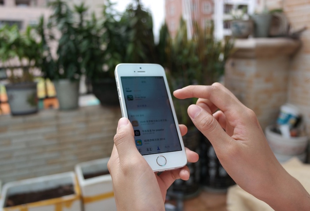 Serasa dá dicas de como bloquear celular roubado para proteger dados pessoa