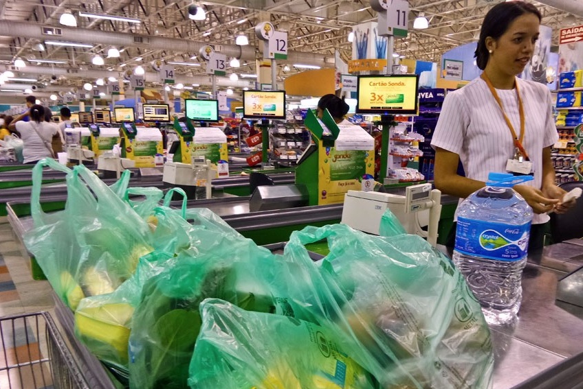 Supremo começa a julgar lei municipal que proíbe sacolas plásticas
