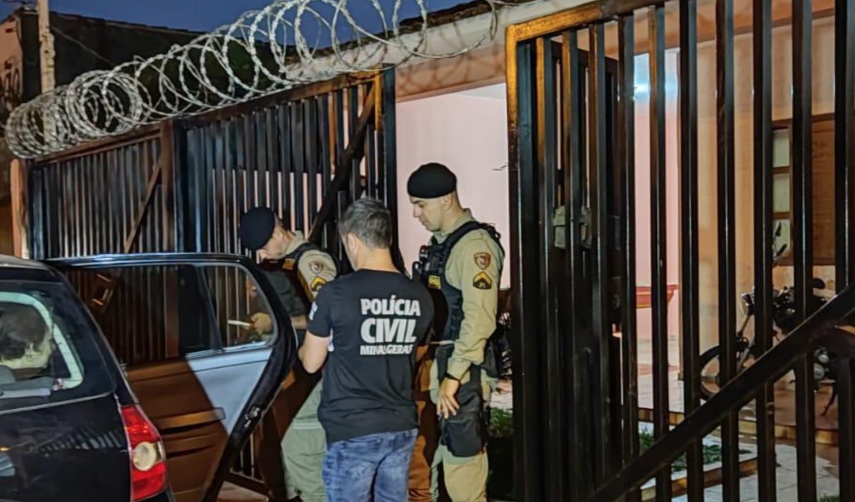 Homem mata namorada por ciúmes durante sexo a três 