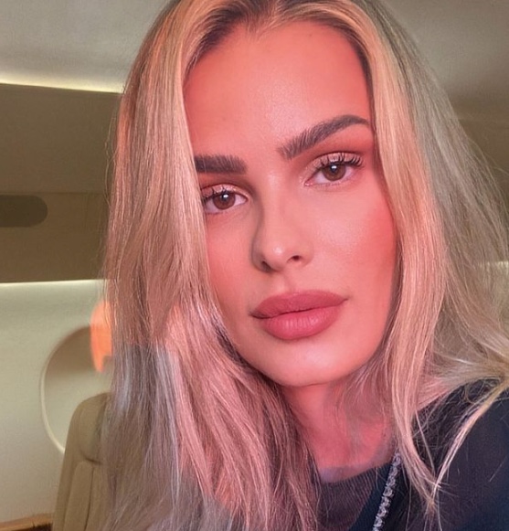 Yasmin Brunet se pronuncia após ser acusada de sequestro e tráfico humano 