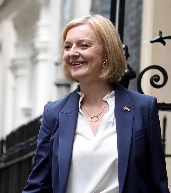 Primeira-ministra do Reino Unido Liz Truss renuncia após 45 dias no governo