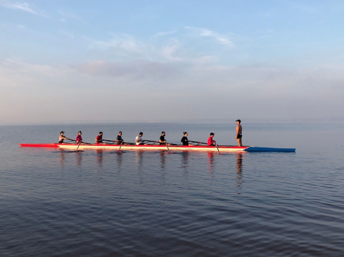 Competição de Remo Olímpico reúne atletas na Ponta Negra neste sábado