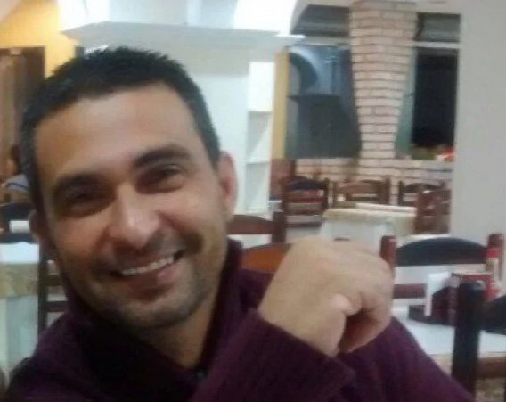 Homem morre esmagado por retroescavadeira em briga de trânsito