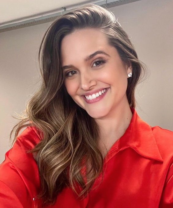 Solteira há três anos, atriz Juliana Paiva engata namoro com arquiteto 