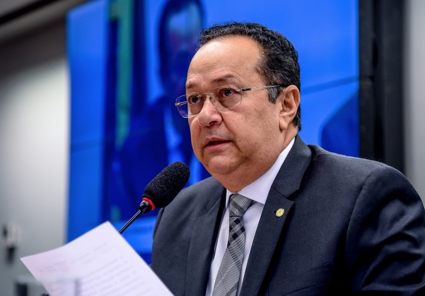 STF retoma hoje julgamento que pode cassar Silas Câmara por 'rachadinha'