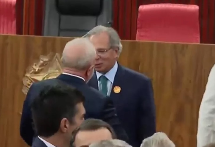 Guedes diz que vitória de Lula traz o risco de Bolsonaro voltar em 2026