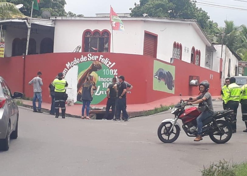 Muro volta a ter pintura de Lula em Manaus após TRE mandar apagar