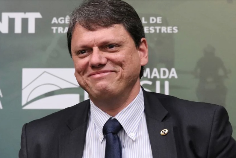 Tarcísio de Freitas é eleito governador de São Paulo