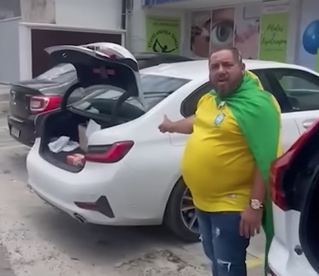 Petista ganha carro de R$ 200 mil apostado com bolsonarista: 'Vida é assim'
