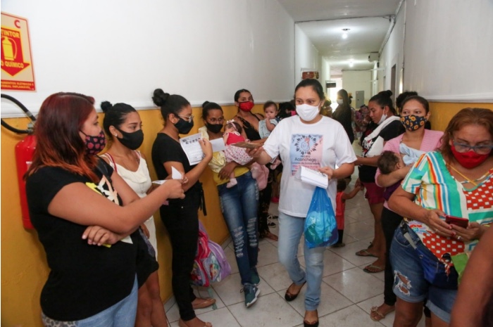 Natal Solidário arrecada alimentos para famílias carentes em Manaus