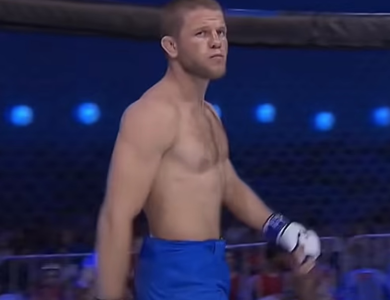 Lutador de MMA morre após comer melancia